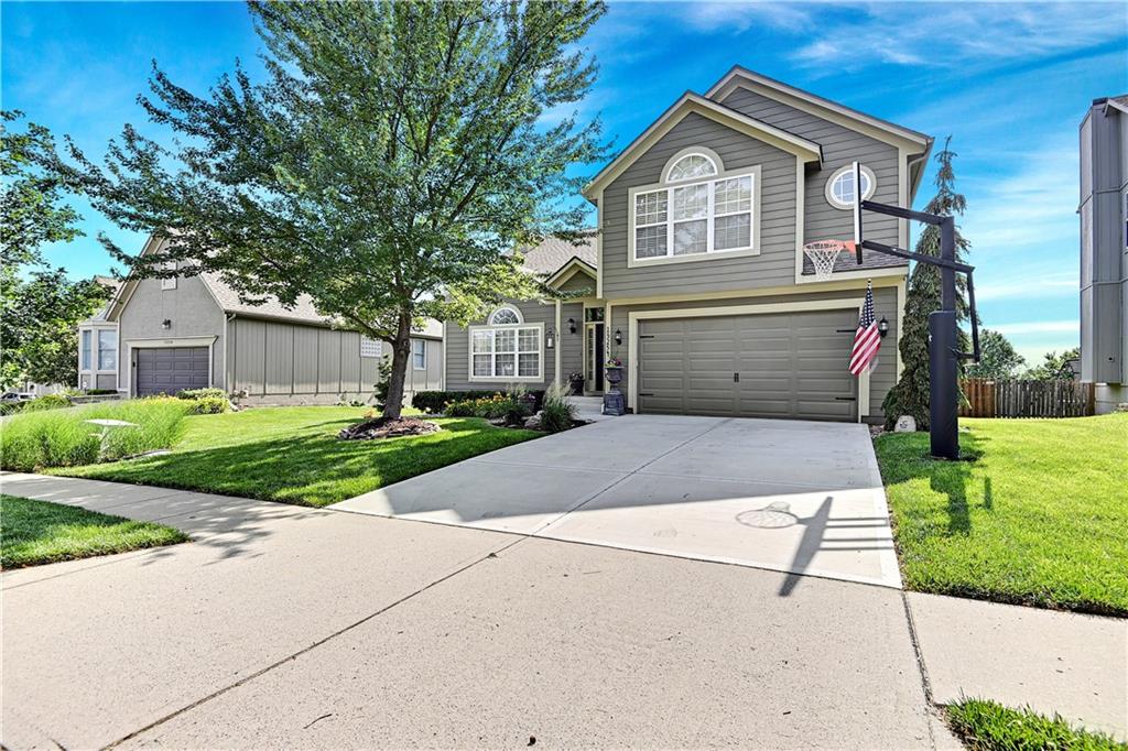 13254 Reeder Street Overland Park, KS 66213 - Photo 2 of 43