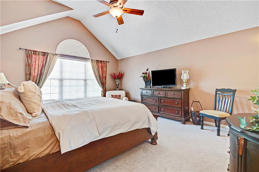 13254 Reeder Street Overland Park, KS 66213 - Photo 23 of 43