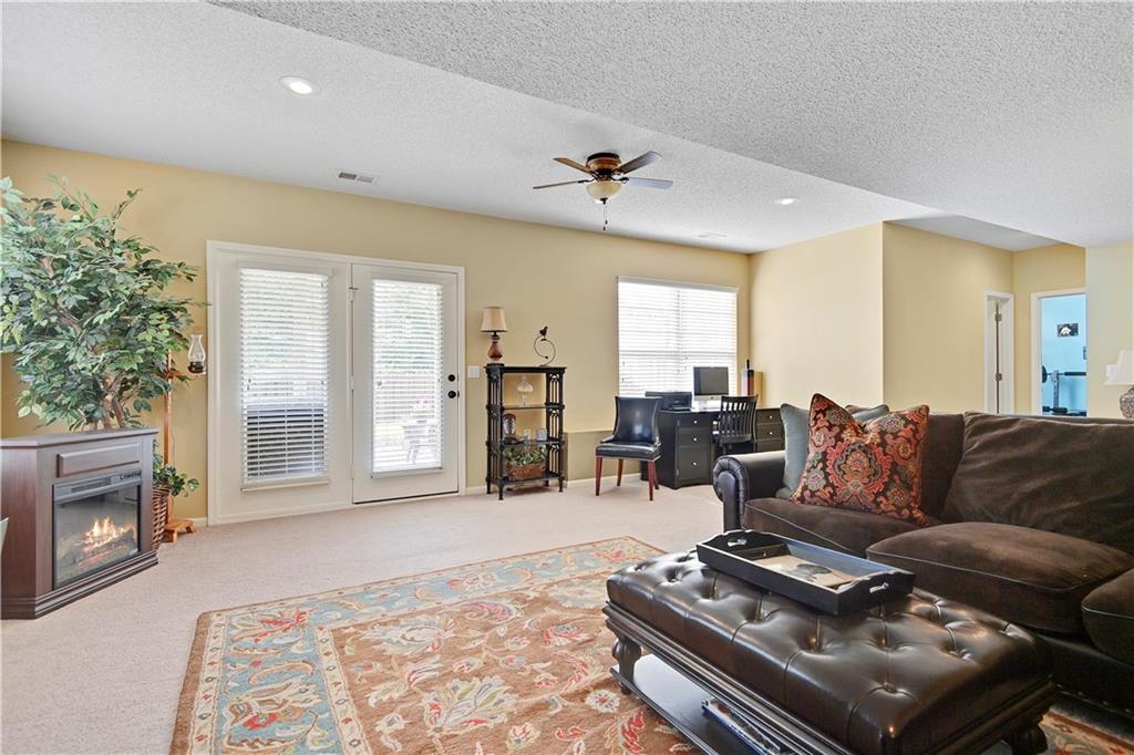 13254 Reeder Street Overland Park, KS 66213 - Photo 29 of 43