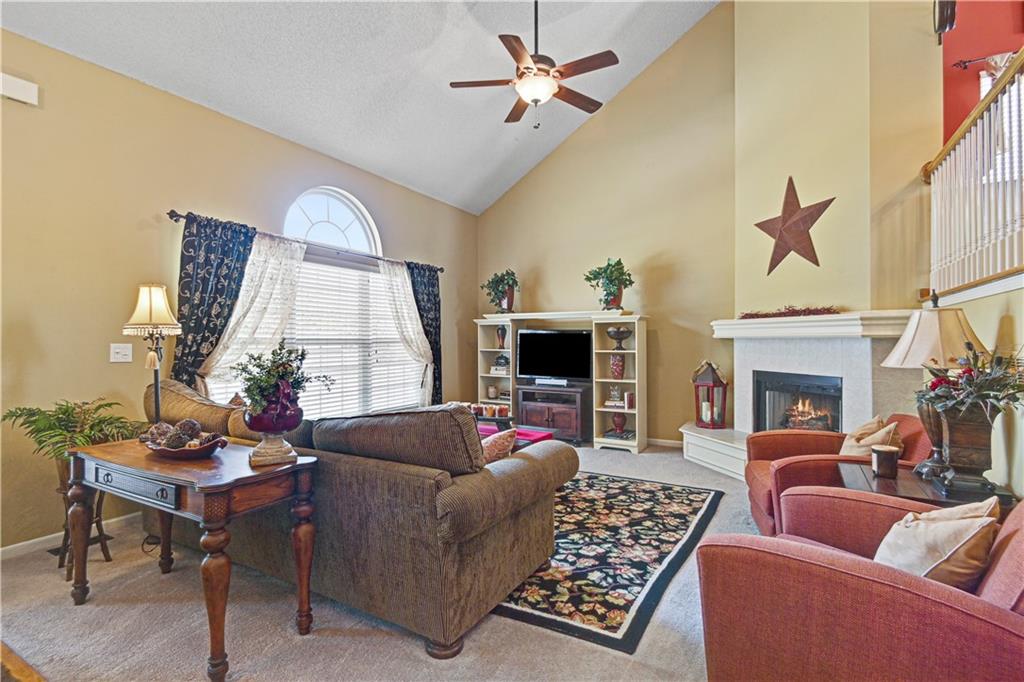 13254 Reeder Street Overland Park, KS 66213 - Photo 5 of 43