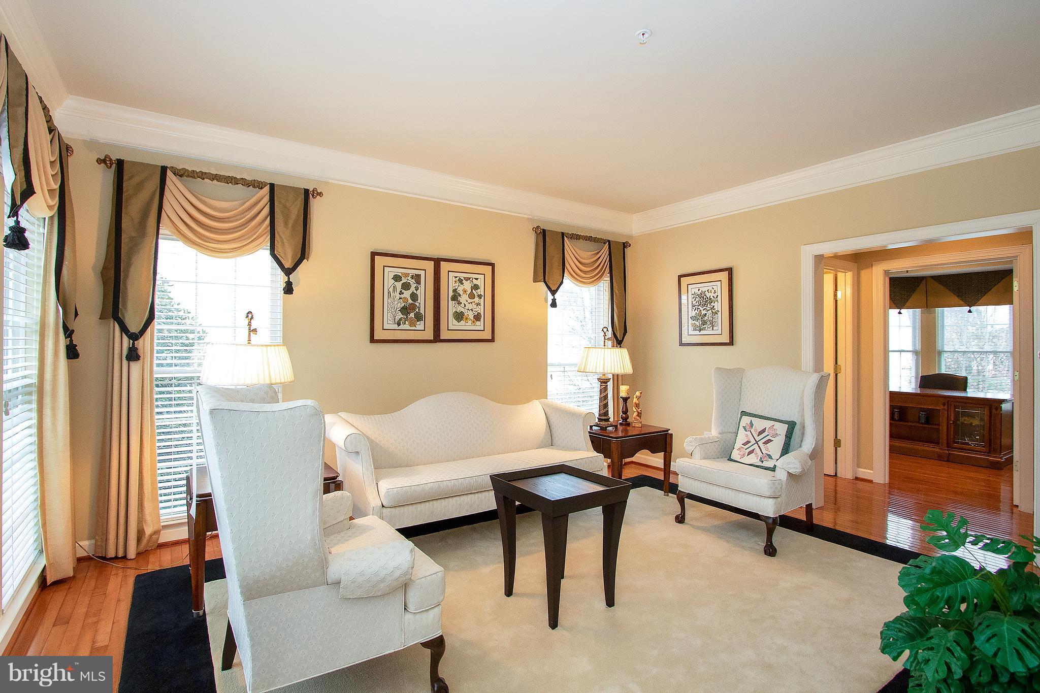 13905 Bromfield Road Germantown, MD 20874 - Photo 3 of 30 Living Room