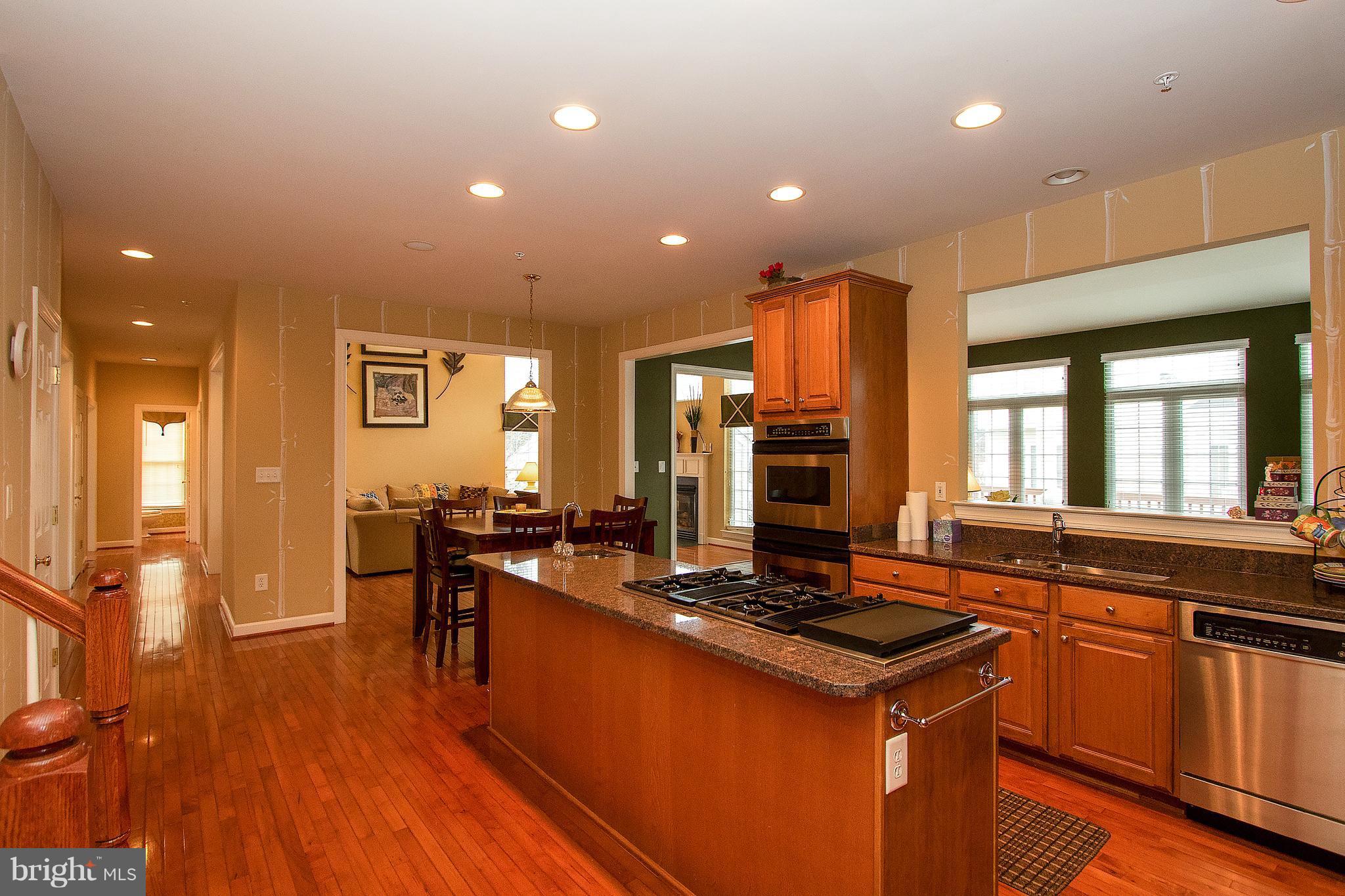 13905 Bromfield Road Germantown, MD 20874 - Photo 10 of 30 Kitchen