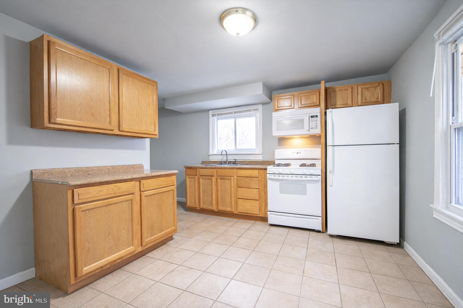 211 Front Street, Unit 2 Fieldsboro, NJ 08505 - Photo 2 of 9