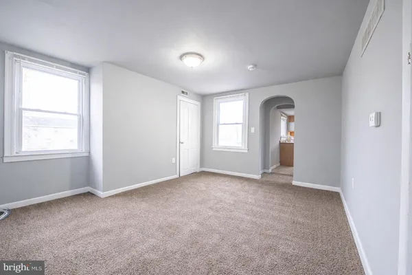 $1,600 | 211 Front Street, Unit 2, Fieldsboro, NJ 08505
