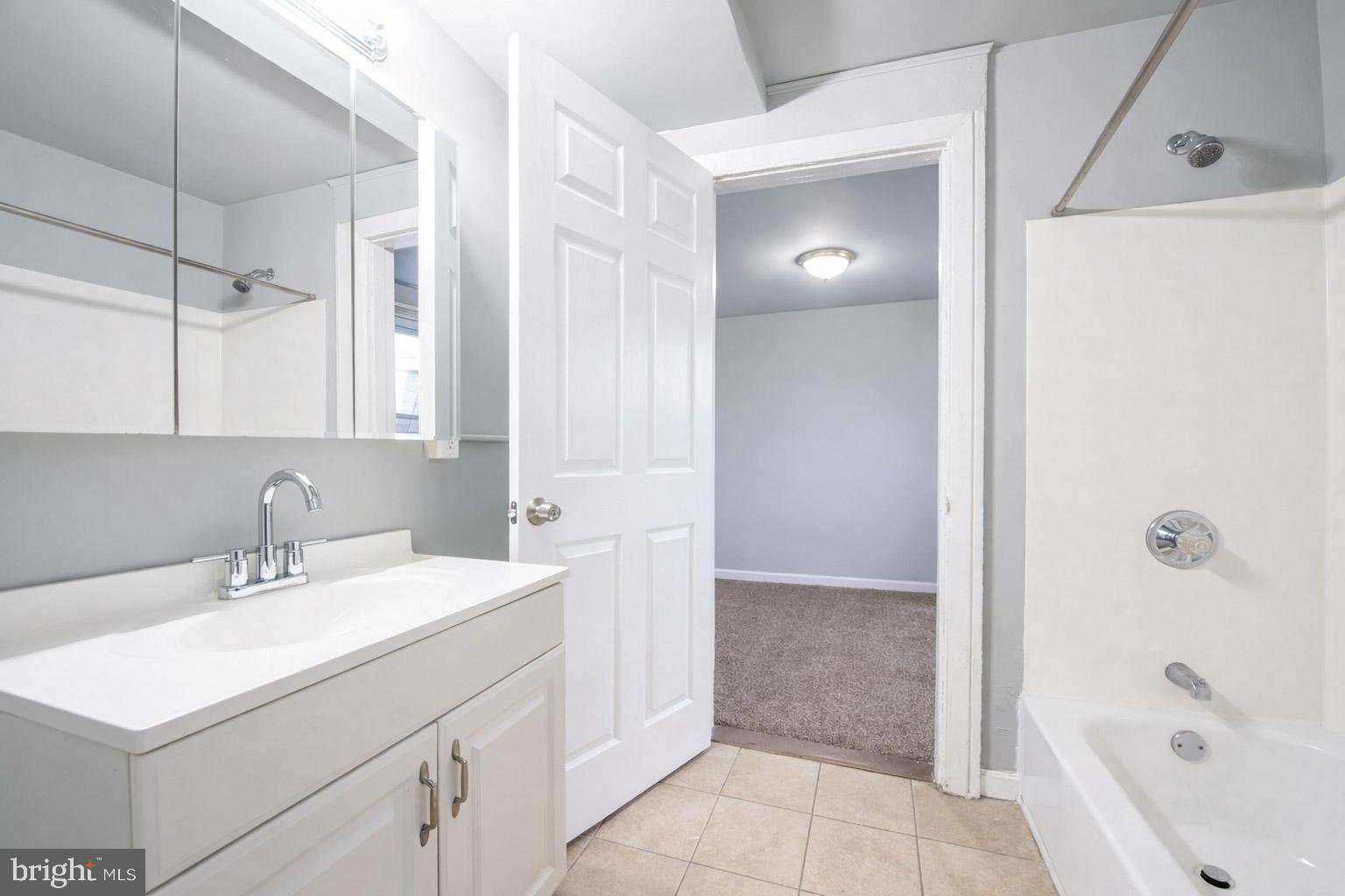 211 Front Street, Unit 2 Fieldsboro, NJ 08505 - Photo 4 of 9