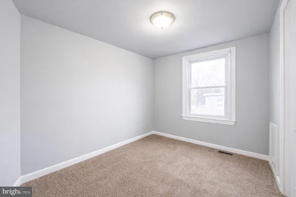 $1,600 | 211 Front Street, Unit 2, Fieldsboro, NJ 08505