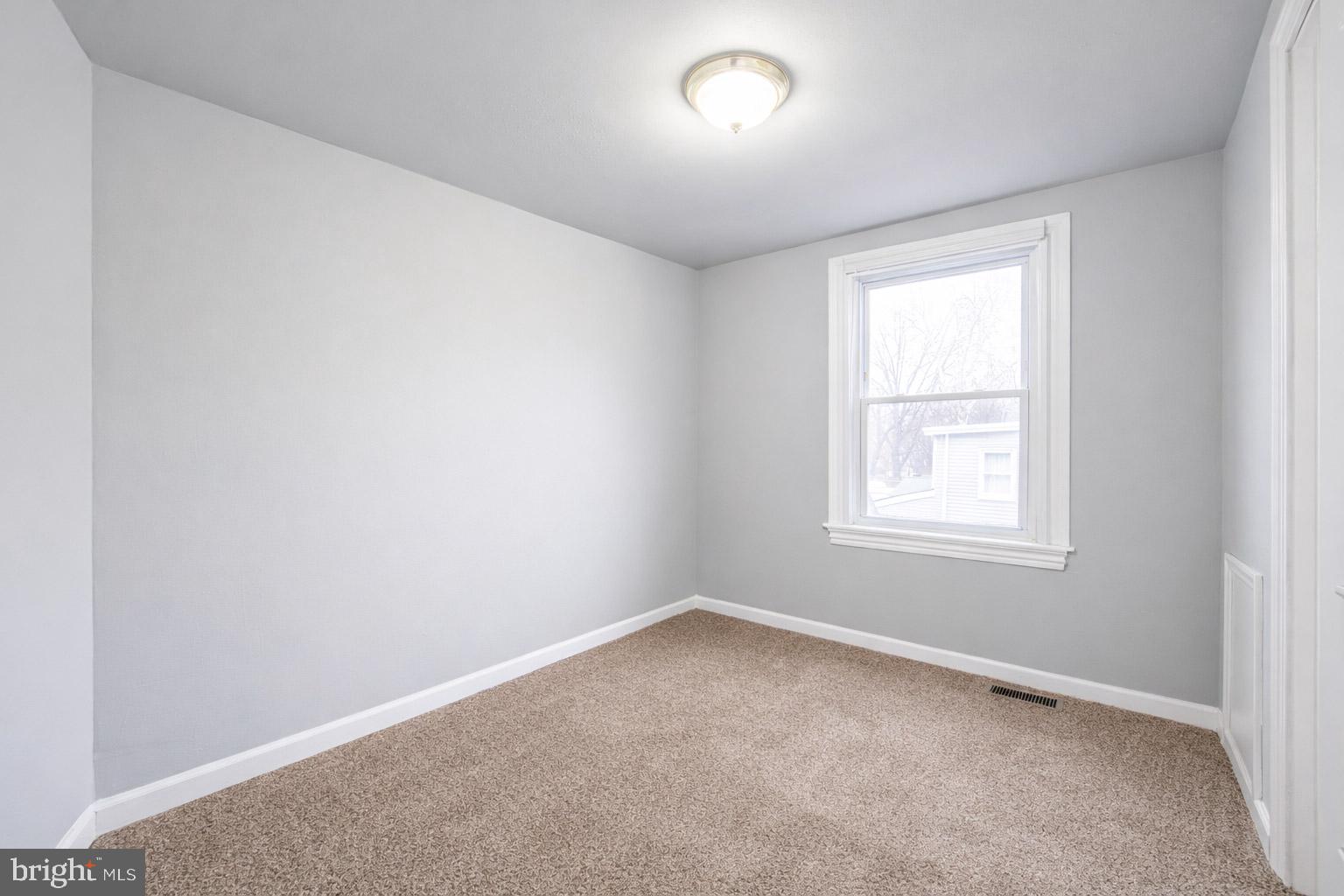 211 Front Street, Unit 2 Fieldsboro, NJ 08505 - Photo 8 of 9
