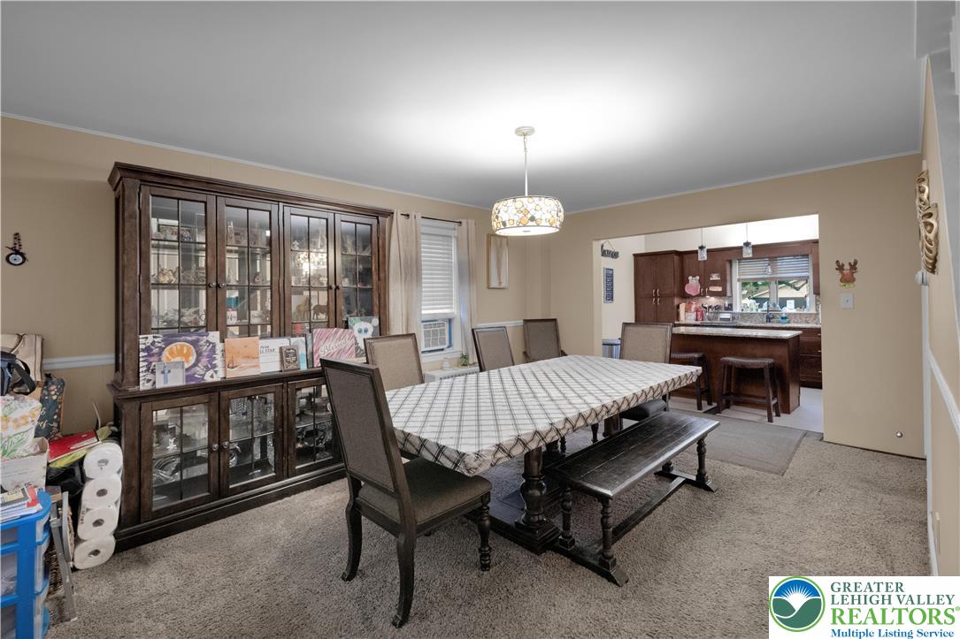 99 Garibaldi Avenue Roseto, PA 18013 - Photo 3 of 39 1st floor