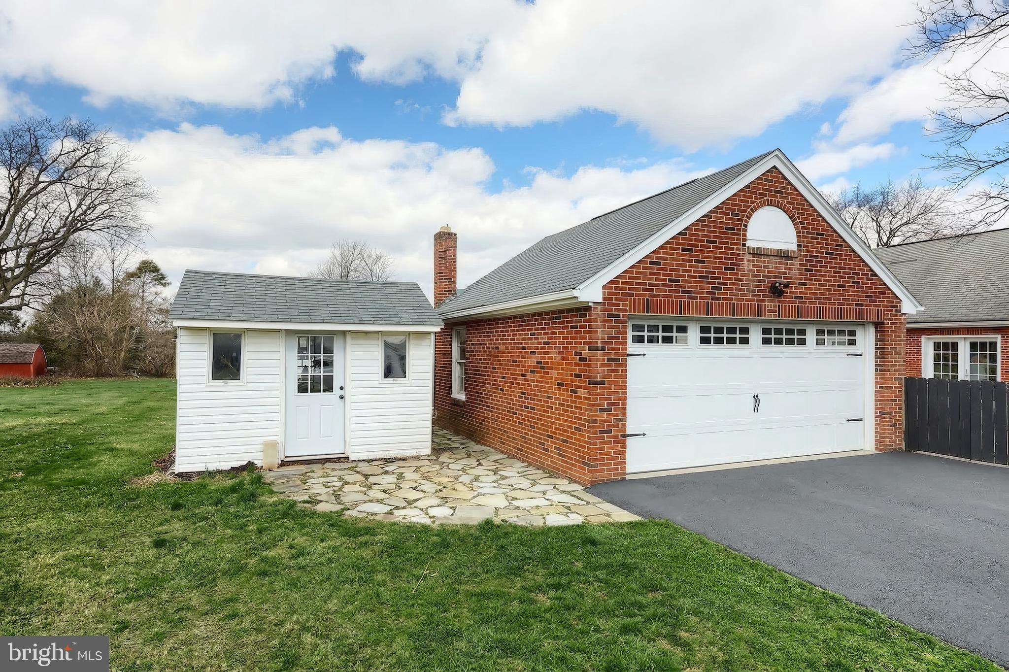 1826 Powder Mill Road York, PA 17402 - Photo 5 of 45 Gallery Image 5