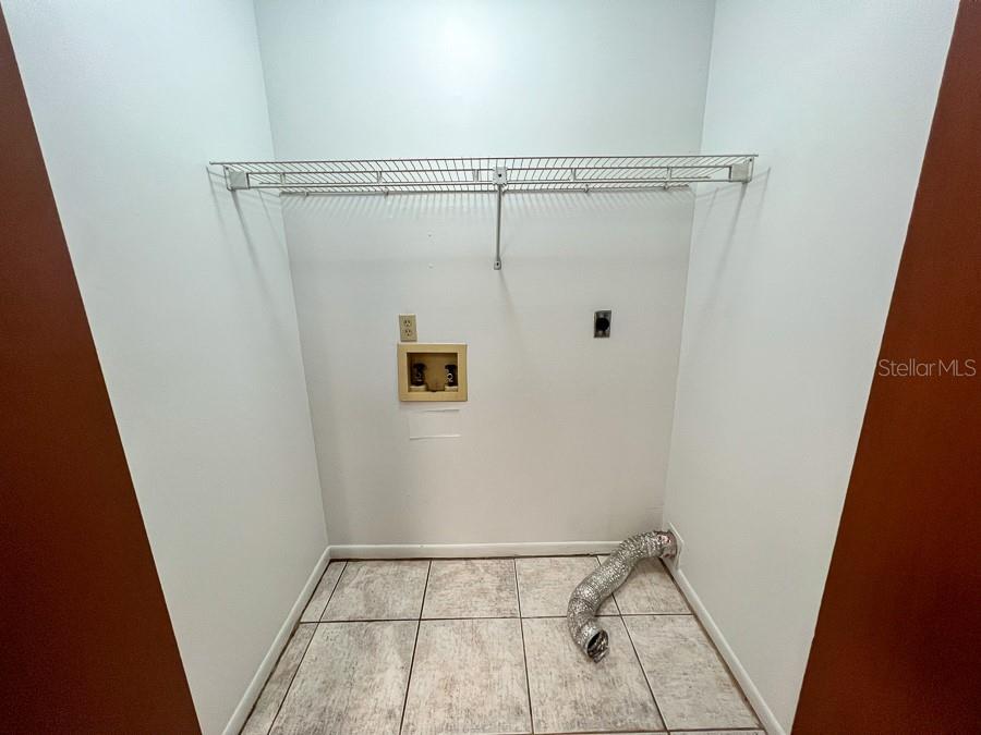 5601 Ave H, Unit 3 McIntosh, FL 32664 - Photo 8 of 21 a bathroom with a shower