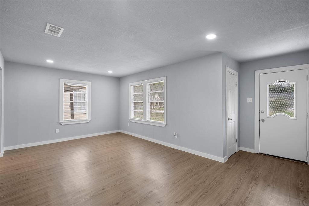1116 January Street Bellmead, TX 76705 - Photo 4 of 16