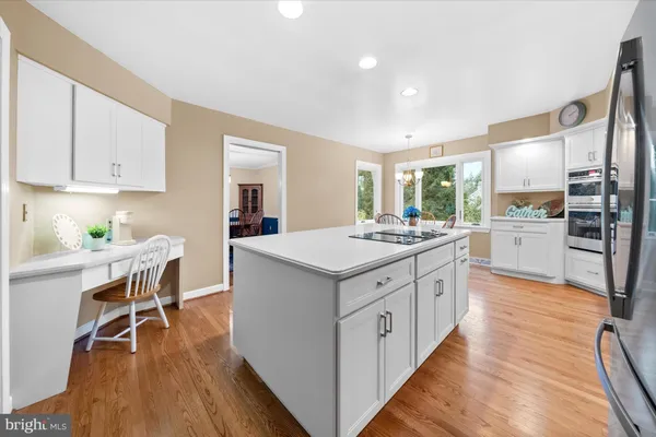 $889,900 | 12 Larchmont Court, Hockessin, DE 19707