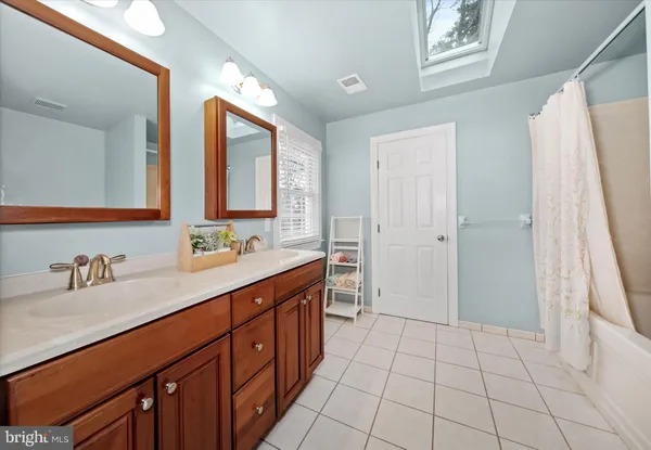 $889,900 | 12 Larchmont Court, Hockessin, DE 19707