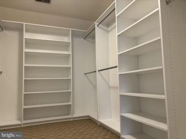 $889,900 | 12 Larchmont Court, Hockessin, DE 19707