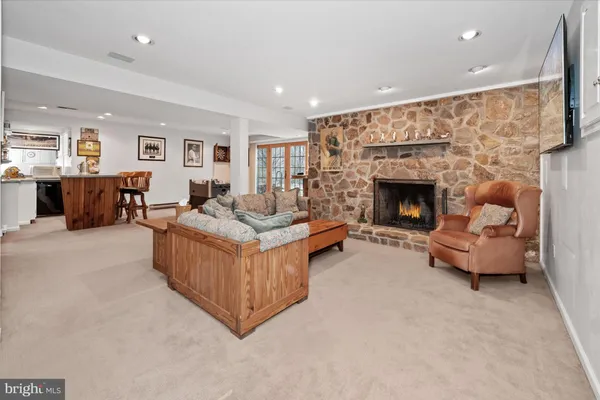 $889,900 | 12 Larchmont Court, Hockessin, DE 19707