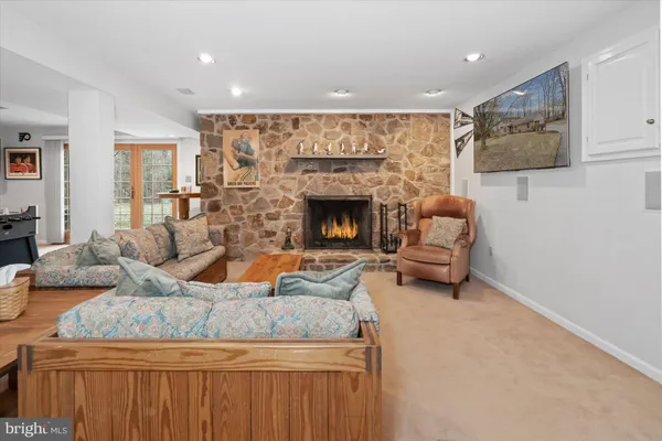 $889,900 | 12 Larchmont Court, Hockessin, DE 19707