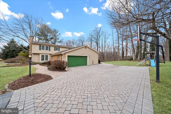 $889,900 | 12 Larchmont Court, Hockessin, DE 19707