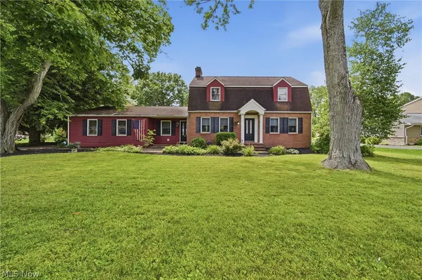 $385,000 | 7445 Market Avenue North, North Canton, OH 44721