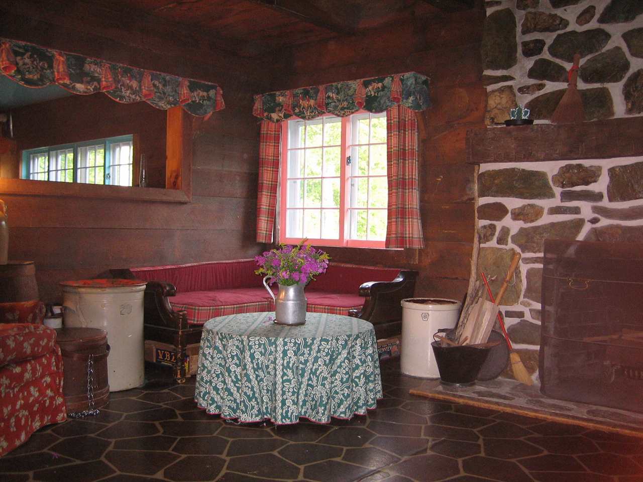2577 River Road Arlington, VT 05250 - Photo 6 of 20 Gallery Image 6