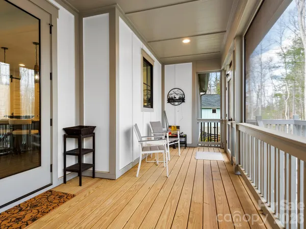 $899,950 | 215 Lindsey Farm Drive, Flat Rock, NC 28731