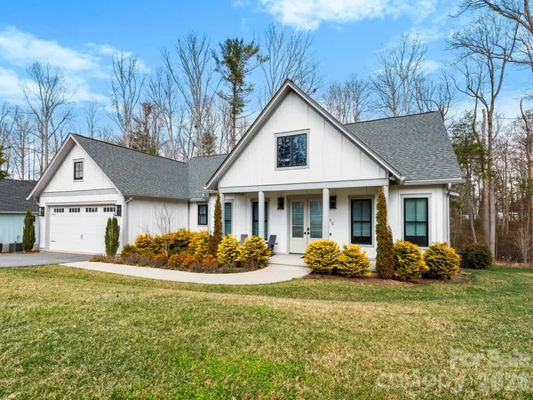 $899,950 | 215 Lindsey Farm Drive, Flat Rock, NC 28731