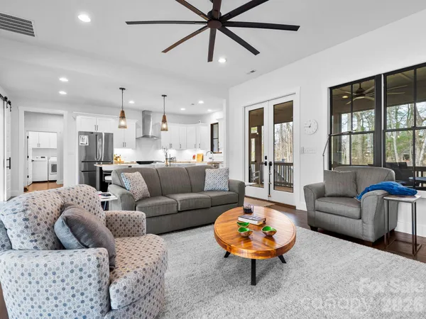 $899,950 | 215 Lindsey Farm Drive, Flat Rock, NC 28731