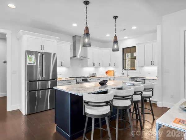 $899,950 | 215 Lindsey Farm Drive, Flat Rock, NC 28731