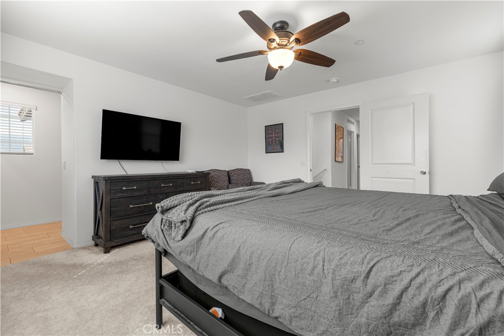 2476 Gunner Ridge Way Rialto, CA 92377 - Photo 17 of 34