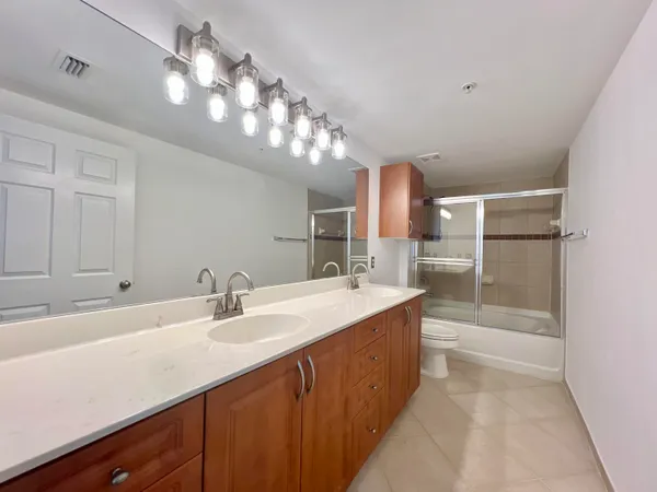 $2,850 | 6450 Emerald Dunes Drive, Unit 301, West Palm Beach, FL 33411