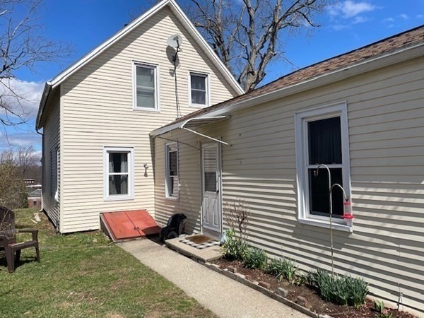139 Hampden Street Springfield, MA 01151 - Photo 2 of 14 Gallery Image 2