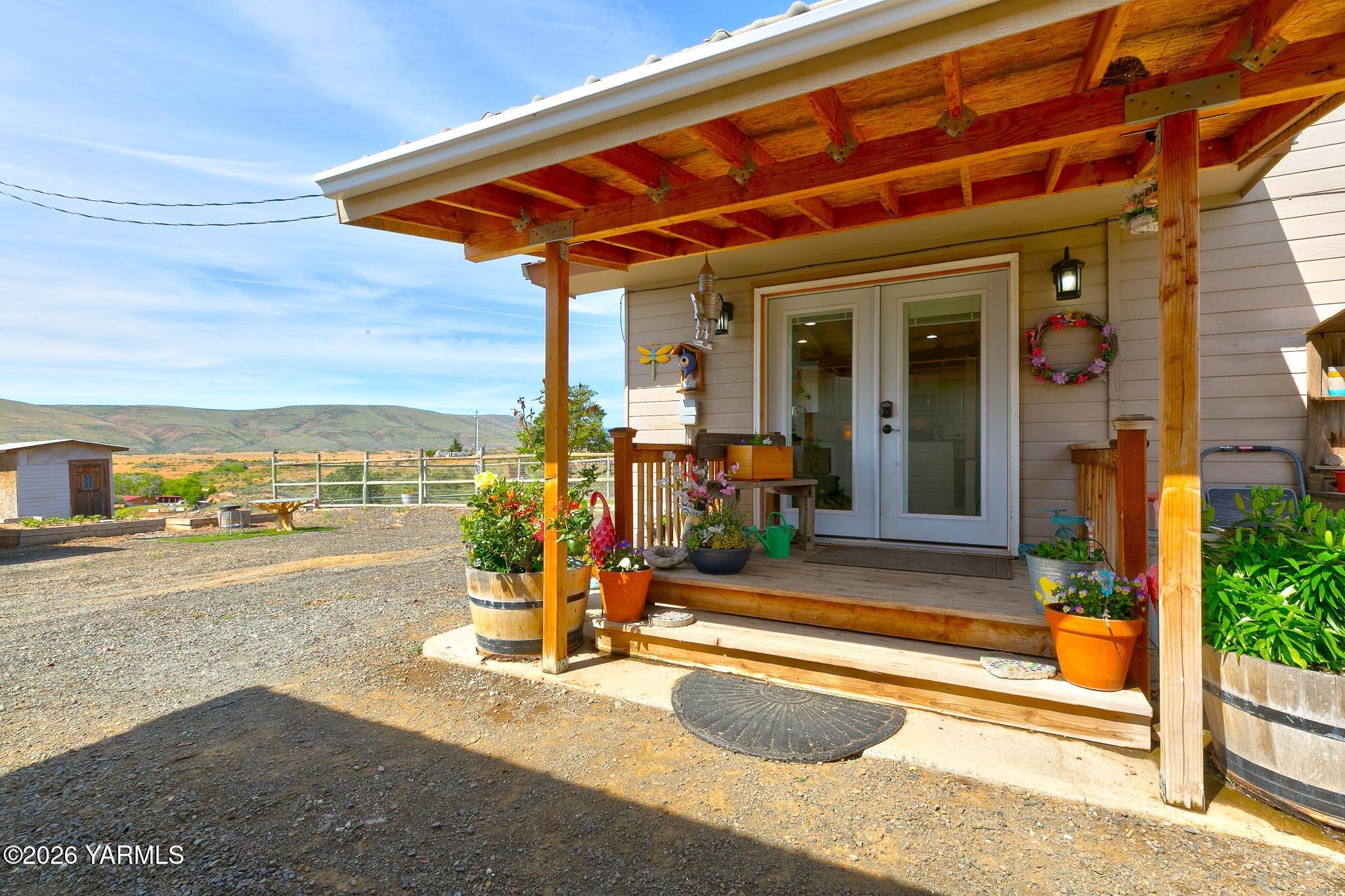 900 Slavin Road Yakima, WA 98903 - Photo 3 of 27 3 Entrance
