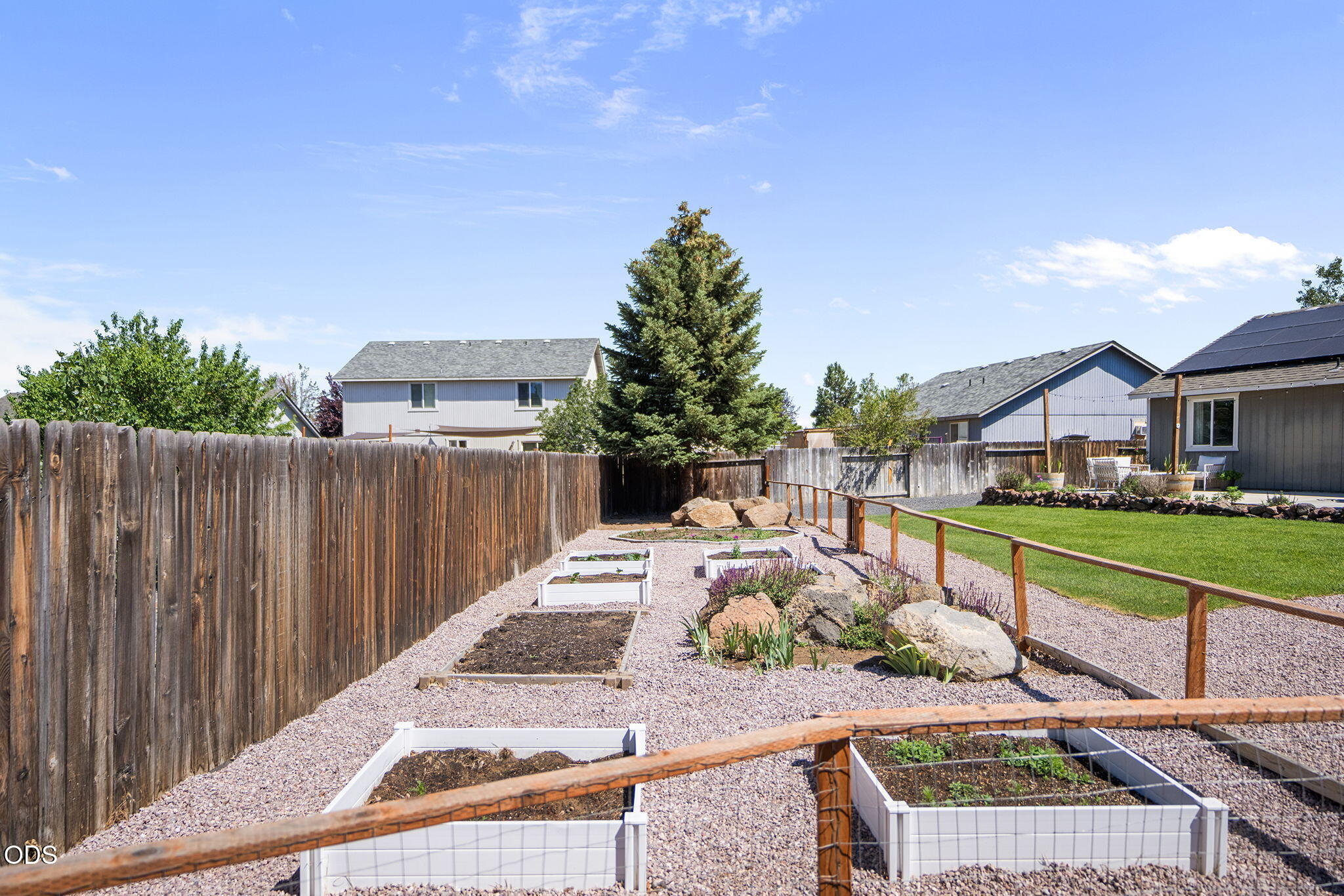 1215 Southwest 32nd Court Redmond, OR 97756 - Photo 5 of 29