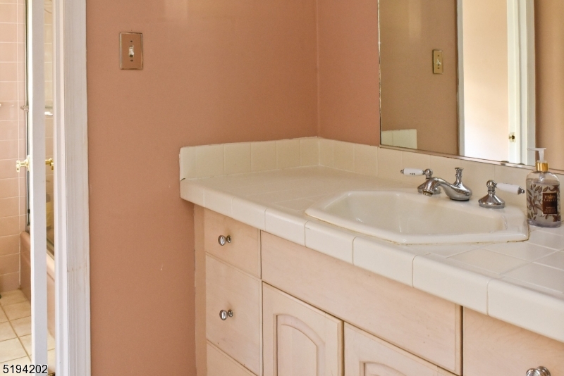 68 Meadowbrook Road Randolph, NJ 07869 - Photo 14 of 23