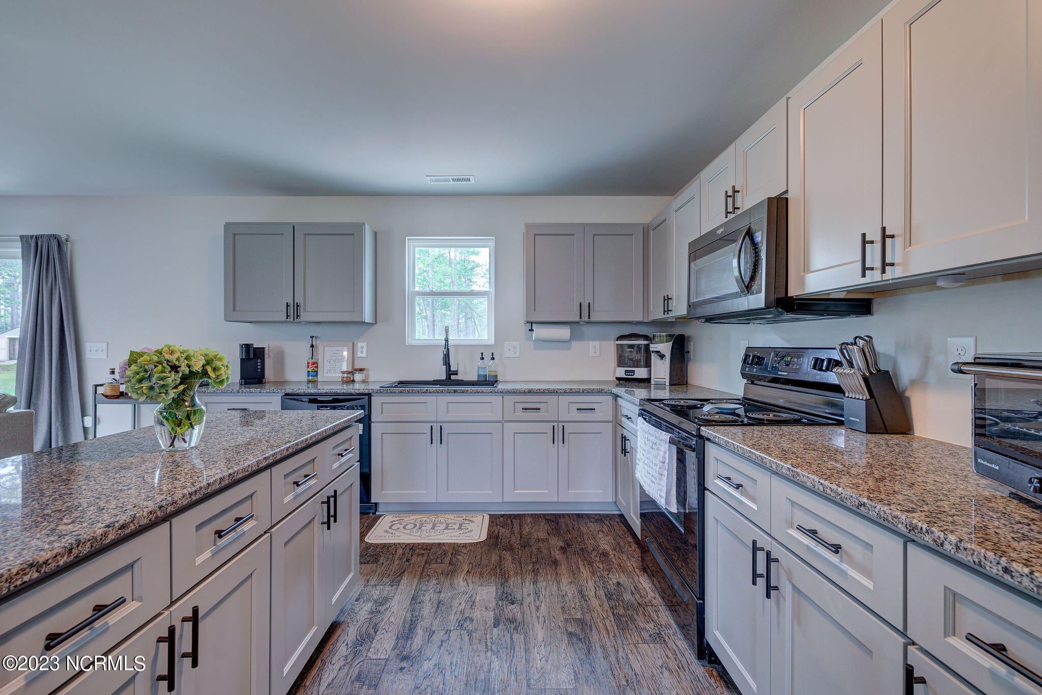 900 Golfview Road Southport, NC 28461 - Photo 11 of 38 900GolfviewEdit-25