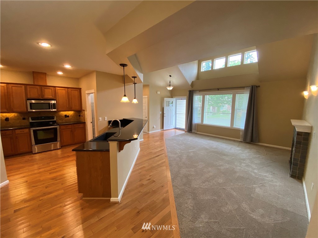 3035 Ridge View Place DuPont, WA 98327 - Photo 3 of 13 Gallery Image 3