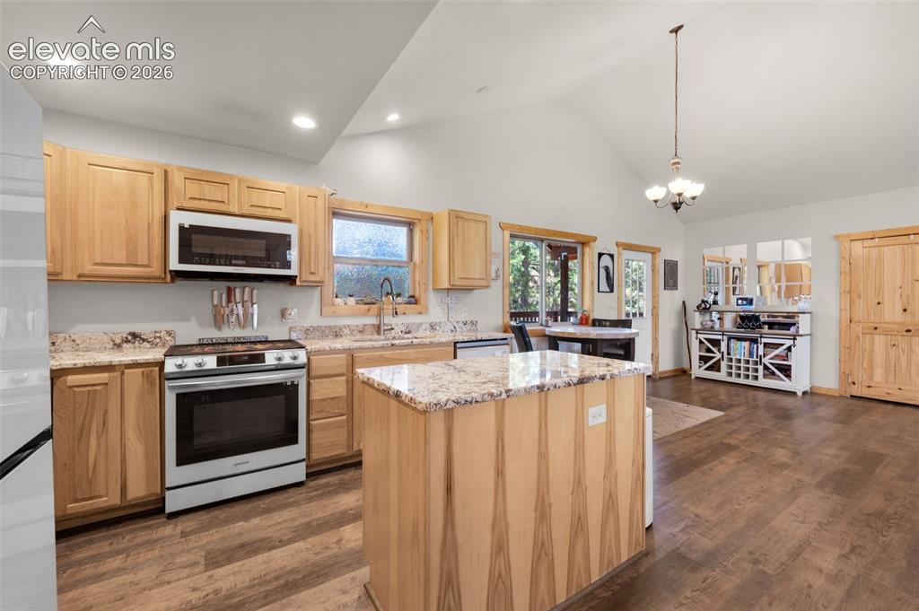 897 Fossil Creek Road Florissant, CO 80816 - Photo 9 of 41