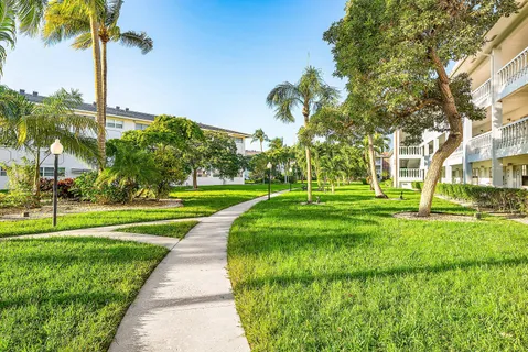 $229,999 | 2455 Northeast 51st Street, Unit E102, Fort Lauderdale, FL 33308