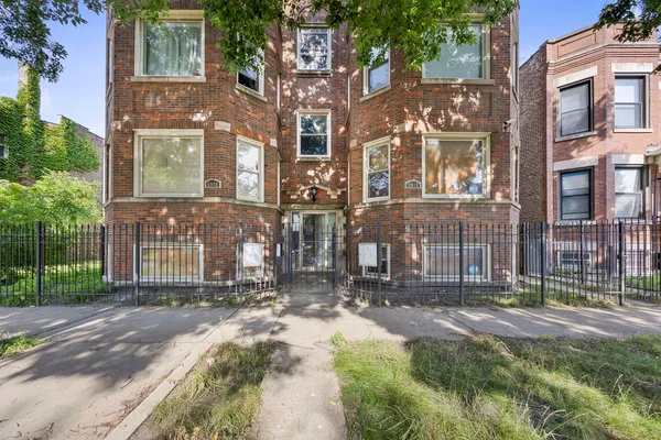 $159,900 | 6938 South Dorchester Avenue, Unit 2, Chicago, IL 60637