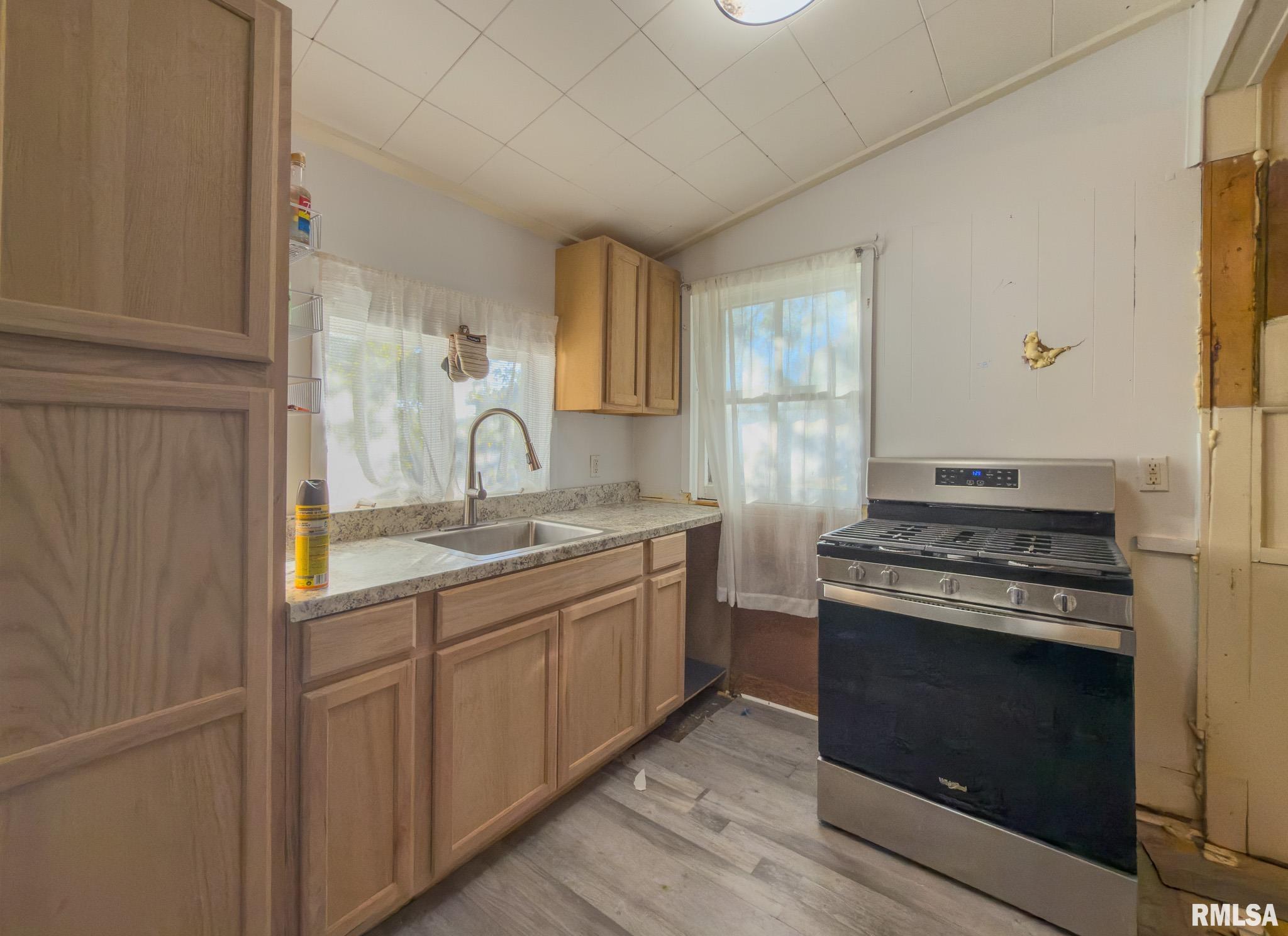 206 West Lower Street Abingdon, IL 61410 - Photo 11 of 12