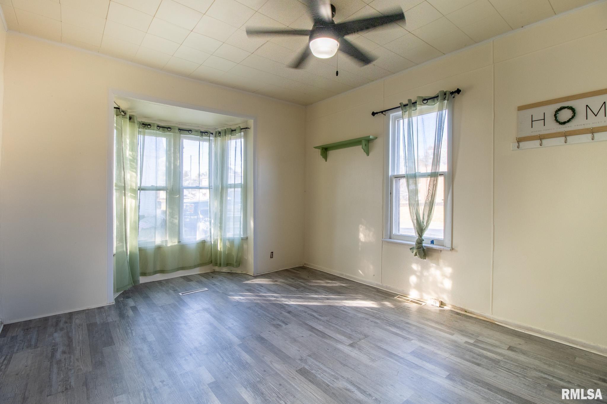 206 West Lower Street Abingdon, IL 61410 - Photo 2 of 12