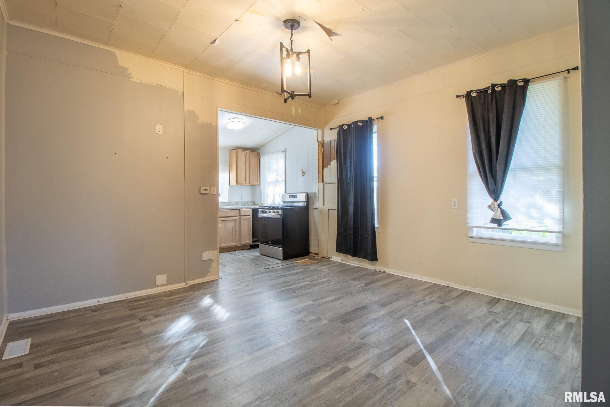 206 West Lower Street Abingdon, IL 61410 - Photo 8 of 12