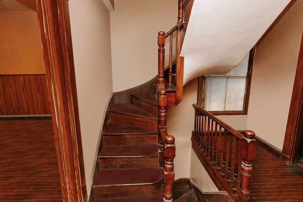 452 Gallivan Boulevard Boston, MA 02124 - Photo 22 of 24 a view of entryway with wooden floor