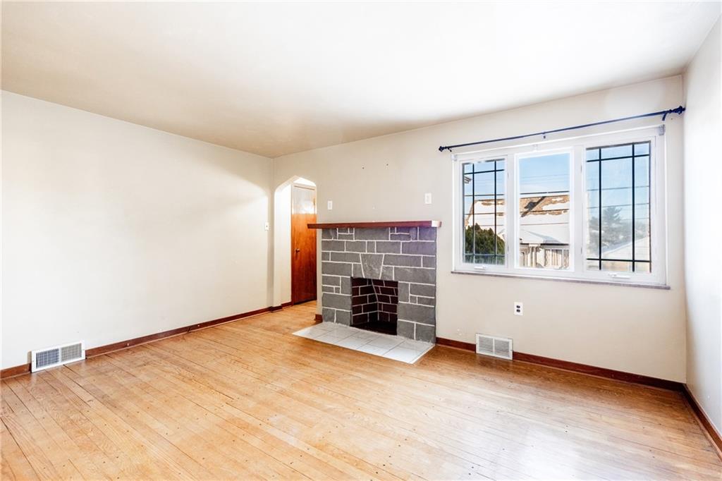 843 Library Avenue Carnegie, PA 15106 - Photo 3 of 25