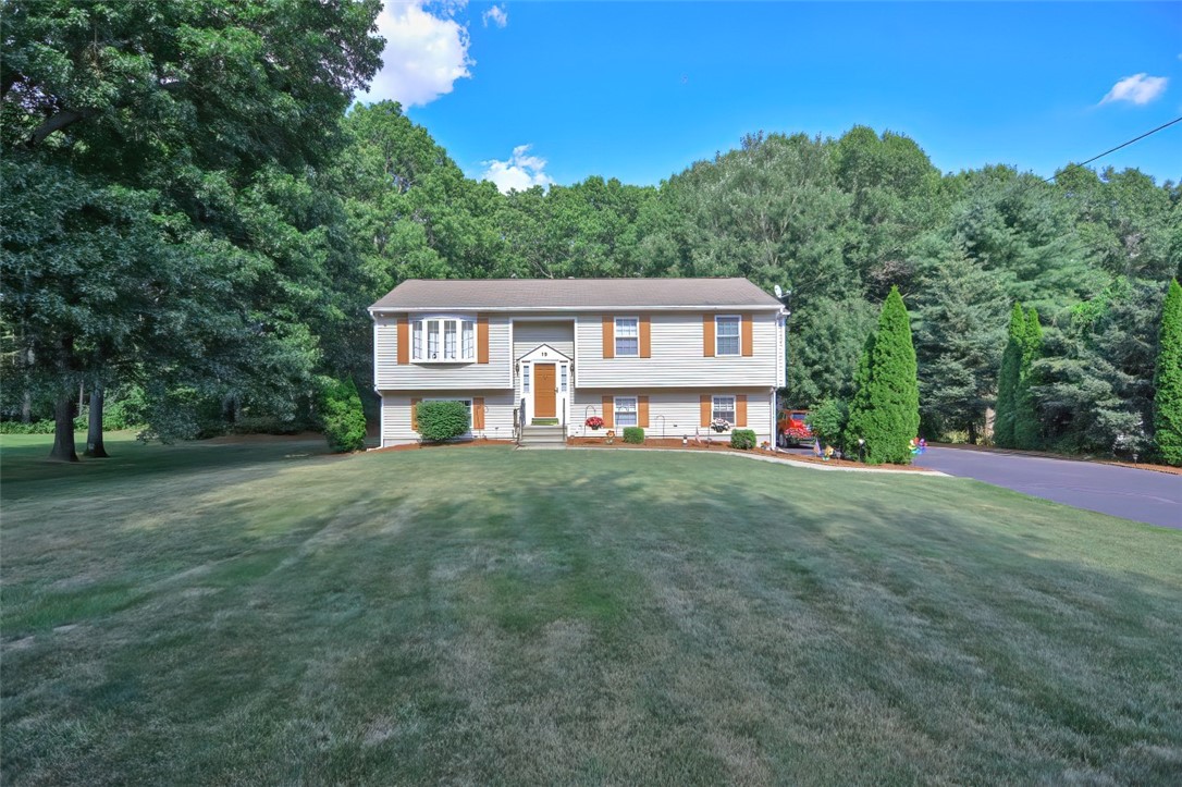 19 Everbloom Drive Johnston, RI 02919 - Photo 2 of 35