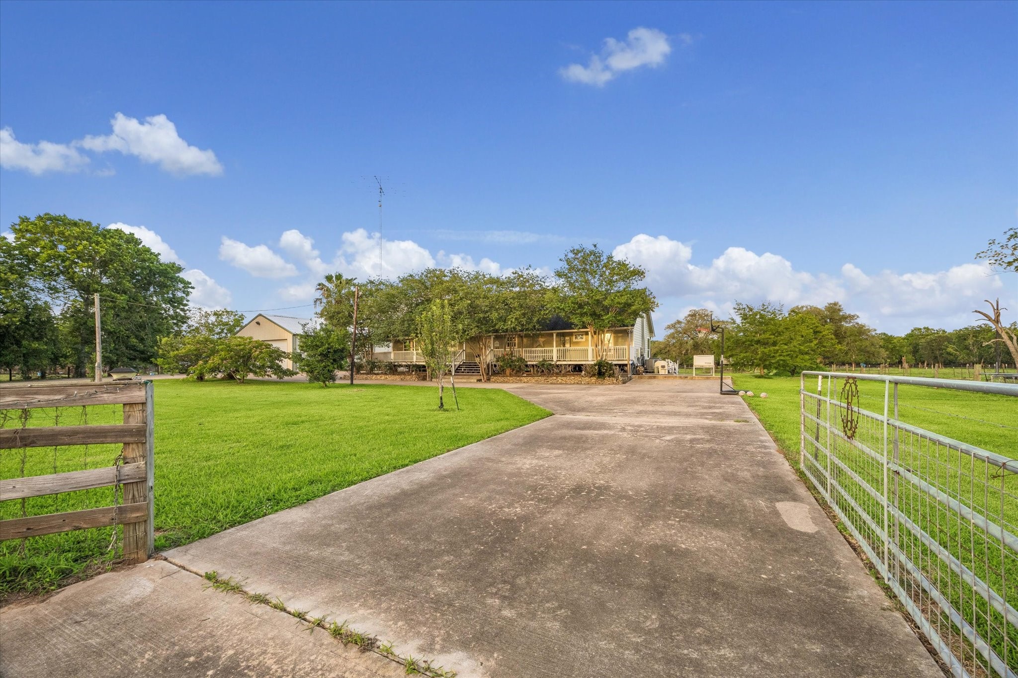 3515 County Road 36 Angleton, TX 77515 - Photo 8 of 50 a view of building with outdoor space