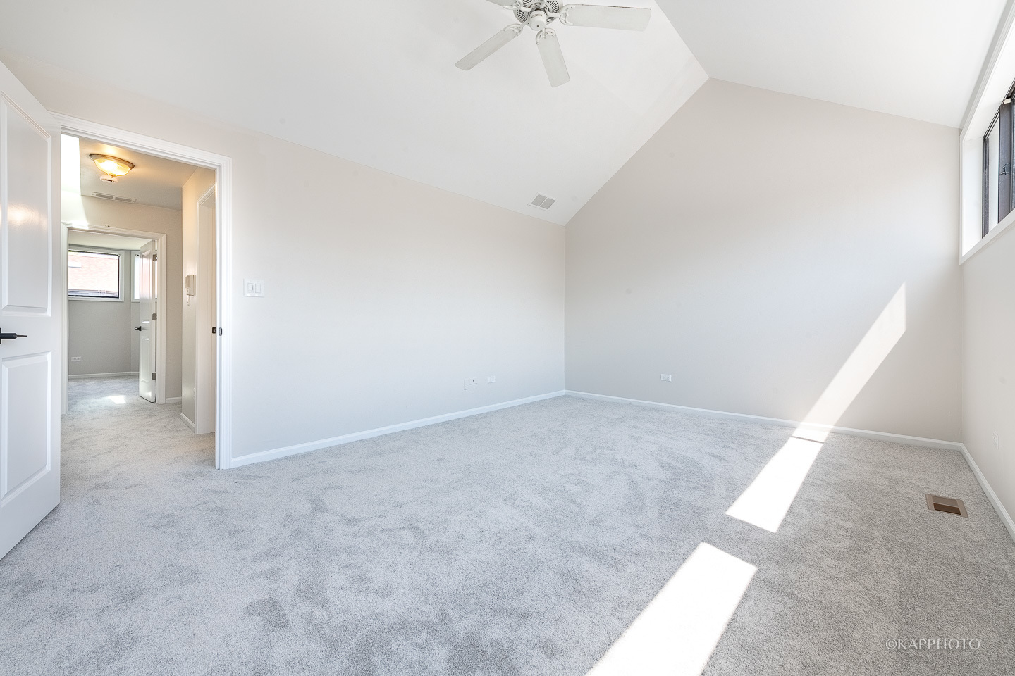 901 South Racine Avenue, Unit C Chicago, IL 60607 - Photo 18 of 39 an empty room with a natural light