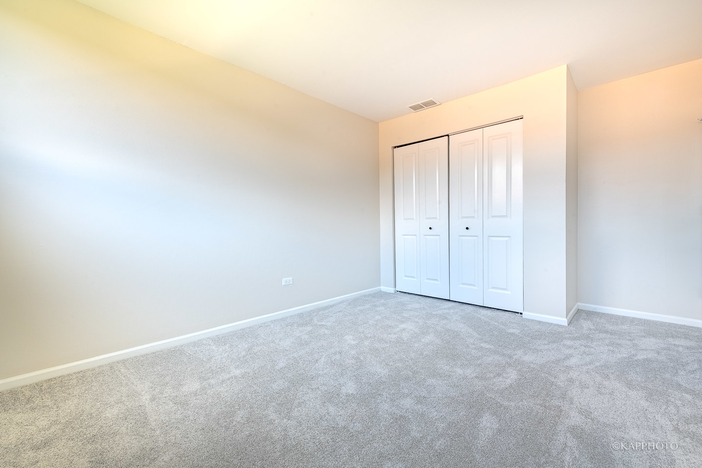 901 South Racine Avenue, Unit C Chicago, IL 60607 - Photo 28 of 39 an empty room with an entryway
