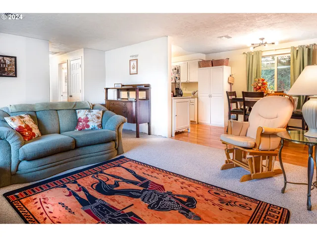 $725,000 | 28383 Pleasant Valley Road, Sweet Home, OR 97386