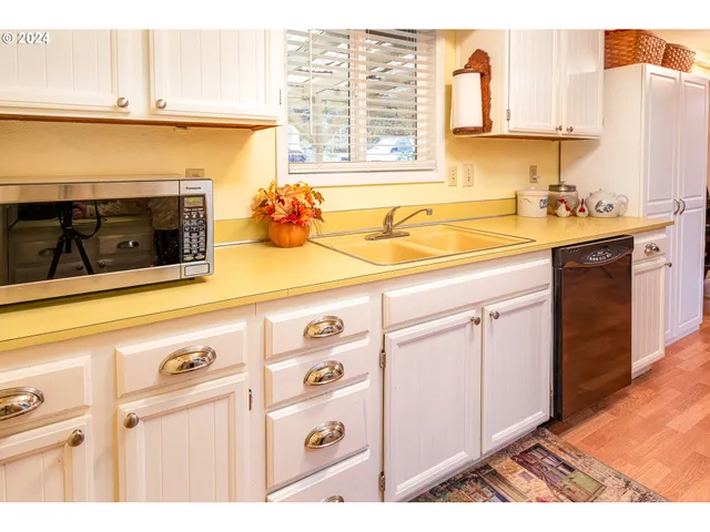 $725,000 | 28383 Pleasant Valley Road, Sweet Home, OR 97386