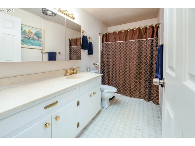 $725,000 | 28383 Pleasant Valley Road, Sweet Home, OR 97386